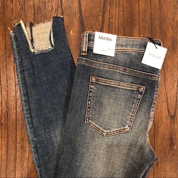 Sneak Peek Mid Rise Jeans - Picture 4 of 16